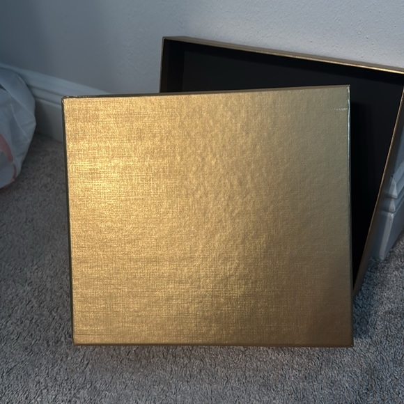 Authentic Saint Laurent Box - Picture 3 of 6